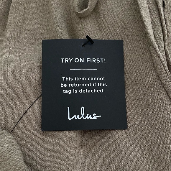 Lulus - Paradise is Calling Strappy Romper in Olive Green (NWT) - Size : M - Picture 11 of 12